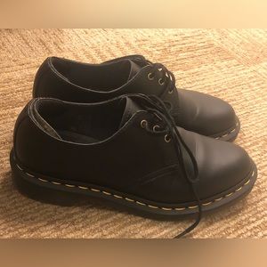 Dr. Marten Airwair Oxford Vegan Shoe Size 8